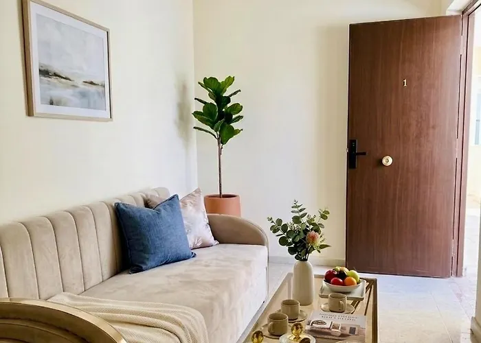 Cozy Near Ac Free Parking Apartment *