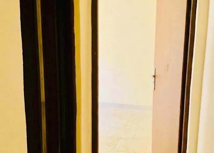 Cozy Near Ac Free Parking Apartment